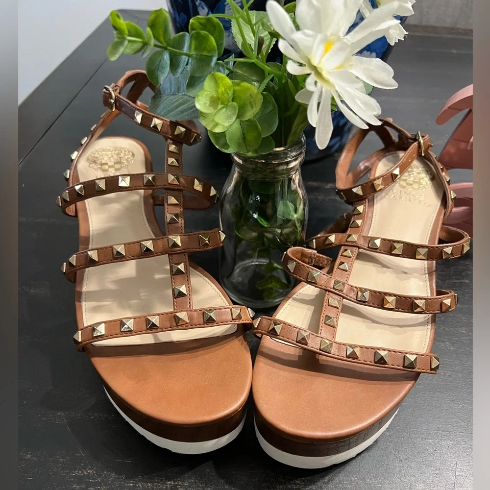 Vince Camuto Sandals NWOT Size 8.5 - Picture 1 of 4